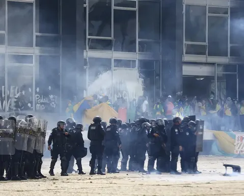 Grupo planejava explodir o Palácio do Planalto e debate do 2º turno