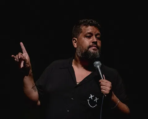 Humorista baiano leva show solo para cinco estados em nova turnê - Imagem