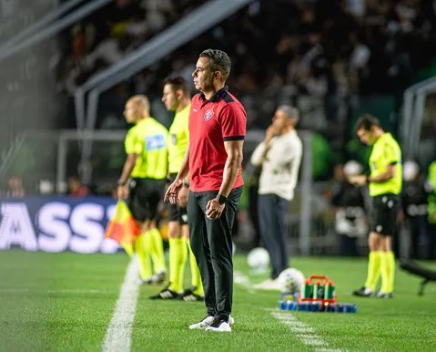 Jair admite jogo ruim com um a mais, mas lamenta pouco tempo de treino