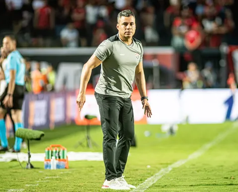 Procurado pelo Vasco, Jair Ventura se pronuncia oficialmente