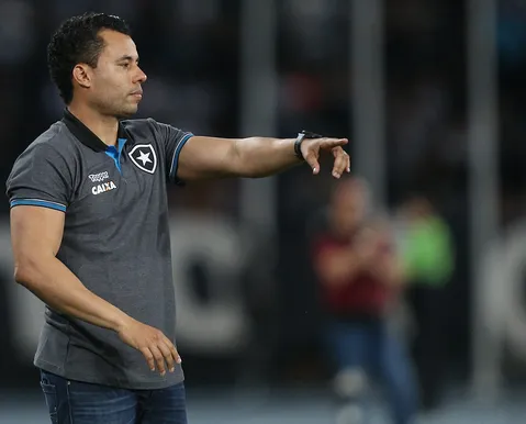 Jair Ventura volta a encarar o Botafogo, onde viveu auge como técnico - Imagem