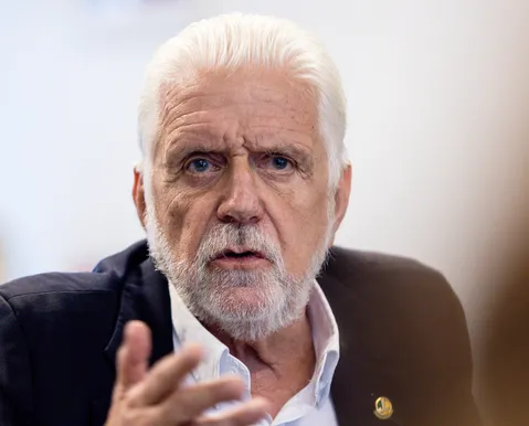 Jaques Wagner crava reeleição de Jerônimo e projeta estratégia