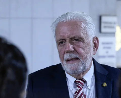Seletividade e narrativas na opinião pública