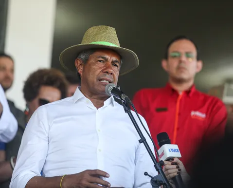 Jerônimo Rodrigues oficializa trocas no secretariado estadual; veja quem assume