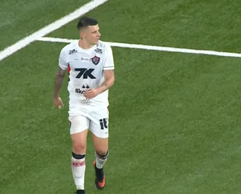 Kayzer vê bom jogo "taticamente" em empate do Vitória com o Botafogo