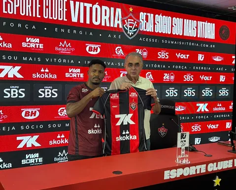 Lateral do Vitória detalha experiência na Europa e estilo de jogo