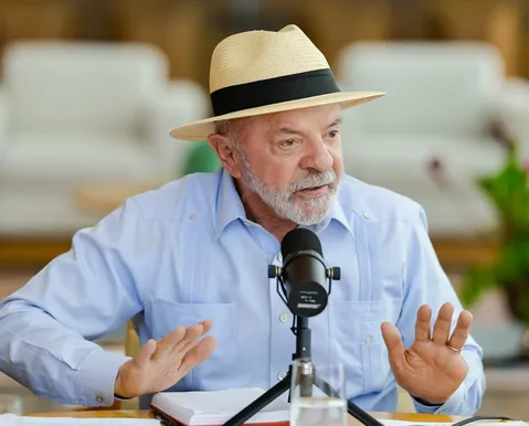 MPE aprova foto de Lula com chapéu para as urnas - Imagem