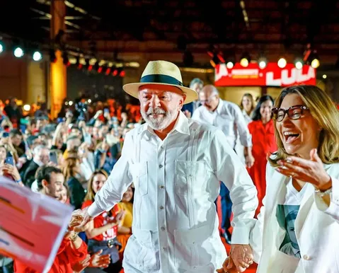 Lula chama Bolsonaro de "coisa" e "traste" em convenção do PT