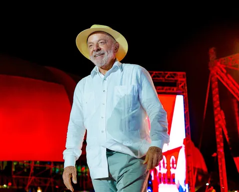 Lula discutirá fim da taxa das blusinhas com Motta e Alcolumbre