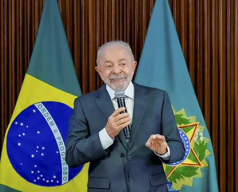 Lula parabeniza Colômbia após eleição de aliado de Trump