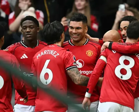 Manchester United aposta em reforço brasileiro e paga R$ 329 milhões