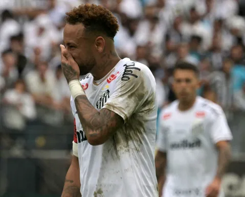Neymar tem lesão confirmada e pode perder a estreia do Brasil na Copa