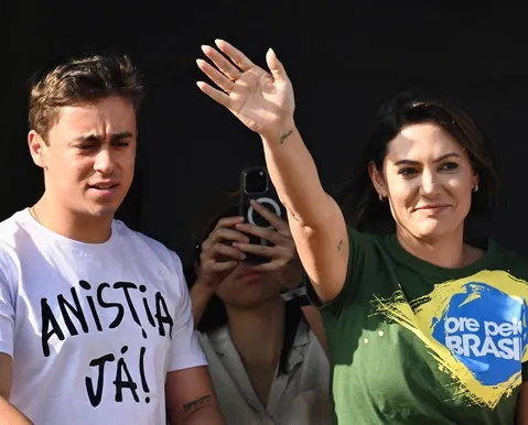 Nikolas nega participação em vídeo de Michelle: "Inventem outra”