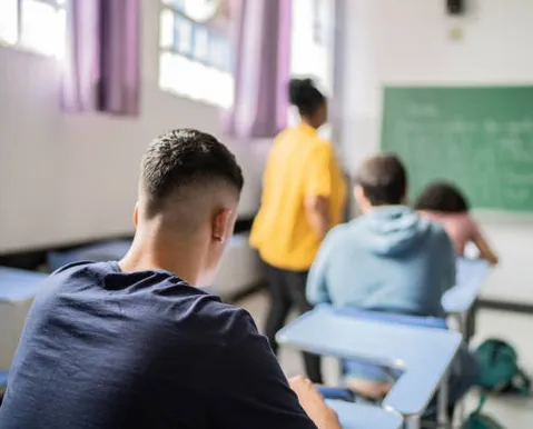 Pé-de-Meia começa a ser pago nesta segunda; veja quem tem direito