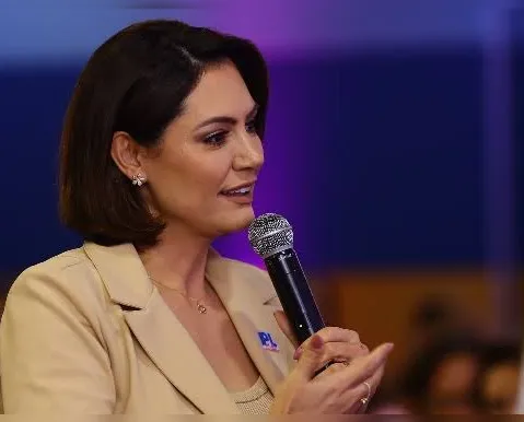 PL pagou ao menos R$ 484 mil a aliados e familiares de Bolsonaro