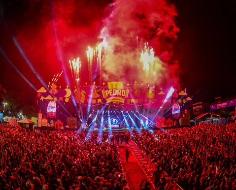 Prefeituras disputam quem faz a maior festa de São Pedro do Brasil - Imagem