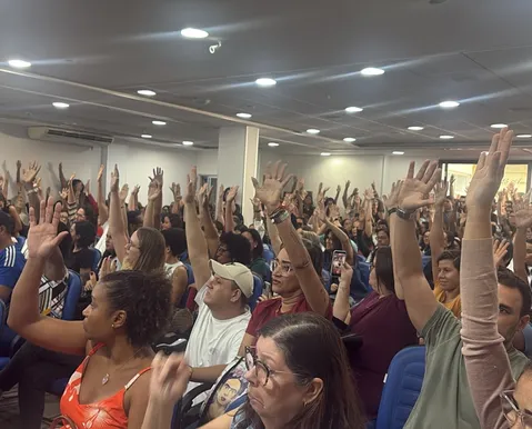 Professores não conseguem acordo e declaram estado de greve na Bahia