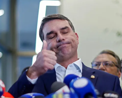 Flávio Bolsonaro recebe "não" do Republicanos para chapa presidencial - Imagem