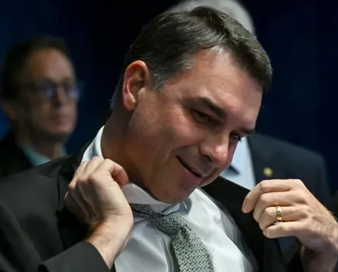 Sem palanque, Flávio Bolsonaro enfrenta dificuldade para avançar na Bahia