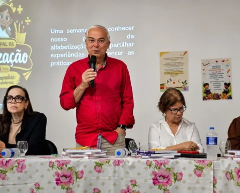 Semana da Alfabetização promove formação de profissionais em Itabuna