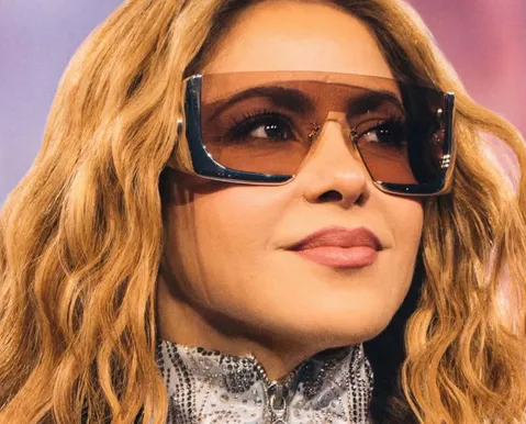 Shakira anuncia feat com Léo Santana após classificação do Brasil