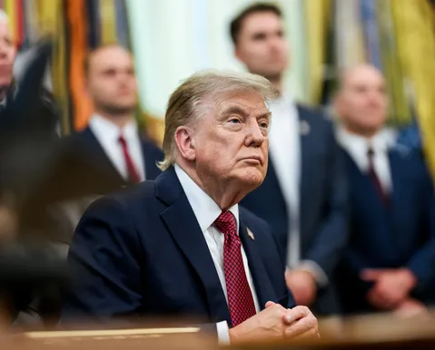 Trump autoriza ofensiva cibernética que pode atingir PCC e CV - Imagem