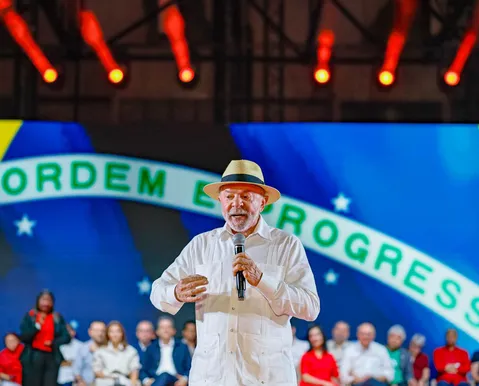 TSE manda governo Lula remover posts com promoção pessoal