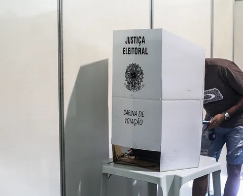 Vai viajar na eleição? Veja como pedir o voto em trânsito