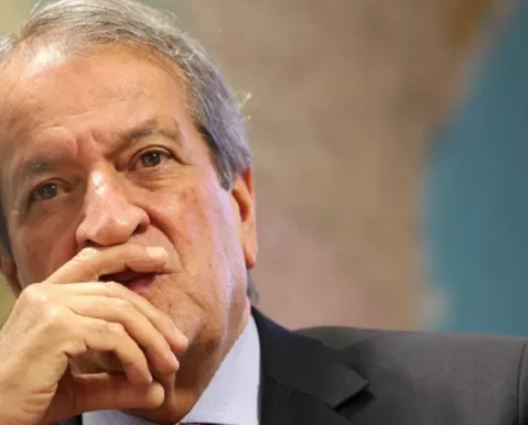 Dino suspende R$ 119 mi em emendas que seriam indicadas por Valdemar