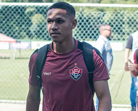 Vitória anuncia a saída de mais um nome no meio-campo