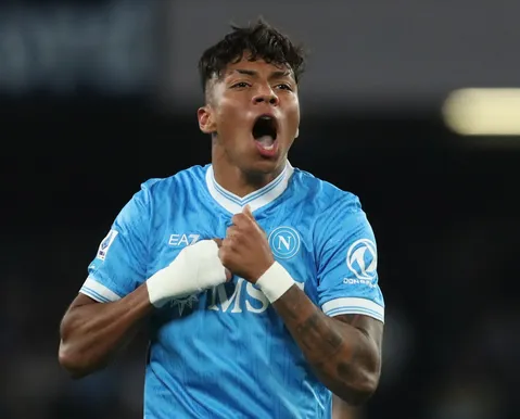 Vitória lucra R$ 12 milhões após venda de joia da base na Europa