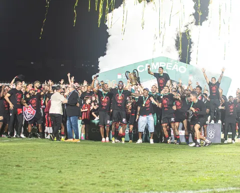 Vitória volta a vencer jogo de título no Barradão após 22 anos