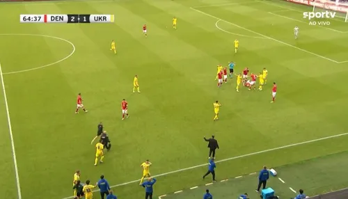 Vídeo: Astro dinamarquês desmaia em campo e amistoso é encerrado; assista