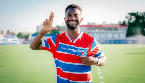 Atleta do Fortaleza critica atuação do Vitória: "Só chutão e lateral"