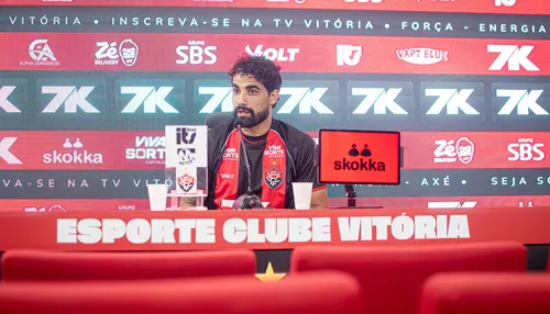 Vitória inscreve zagueiro e deixa meio-campo de fora da Copa do Brasil