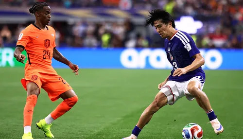 Holanda e Japão empatam em jogão de quatro gols na Copa do Mundo