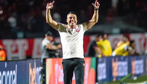Jair Ventura acumula aproveitamento de campeão no Barradão