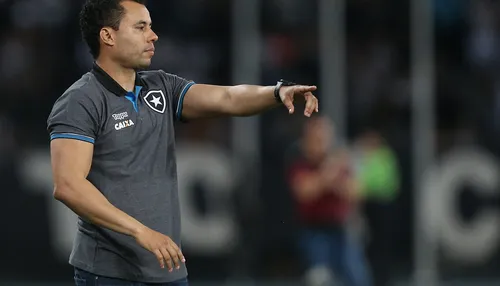 Jair Ventura volta a encarar o Botafogo, onde viveu auge como técnico