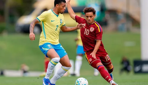 Joia do Bahia brilha, dá assistência e marca gol em jogo da seleção brasileira