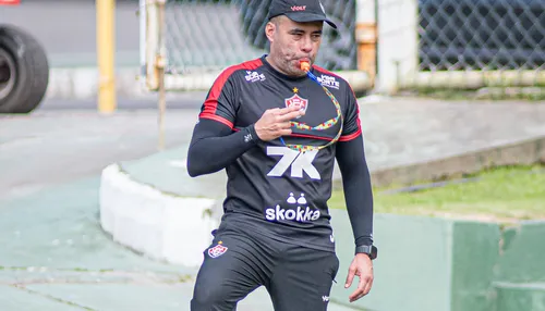 Leva de desfalques deve obrigar Vitória a mexer no time contra Grêmio
