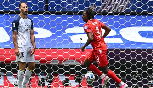 Suíça goleia Bósnia e assume liderança no Grupo B da Copa do Mundo