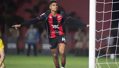 Vitória acerta compra em definitivo de Renê; veja detalhes