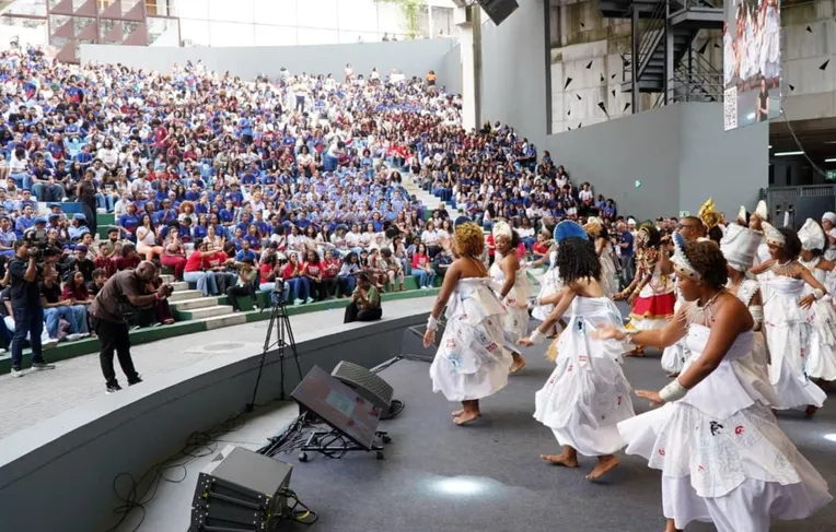 4 mil estudantes lotam Concha Acústica para Aulão do Enem