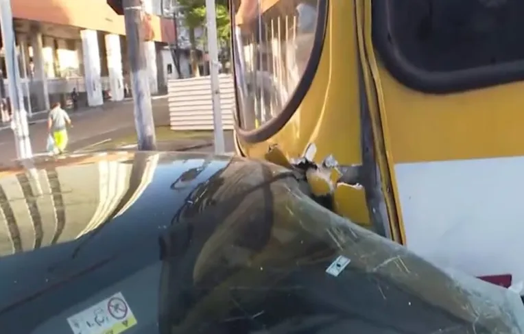 Acidentes de trânsito deixam morto, feridos e motorista preso em Salvador