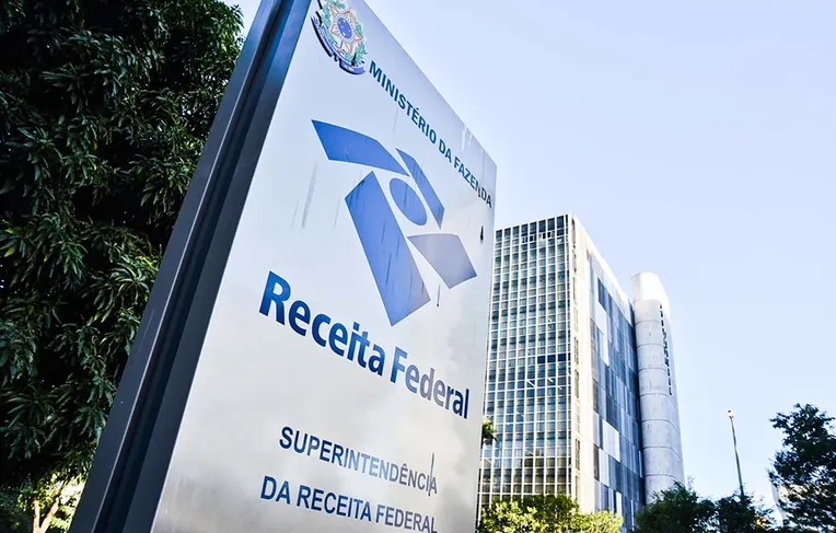 Receita abre leilão com iPhone por R$ 480 e carro por R$ 13,2 mil