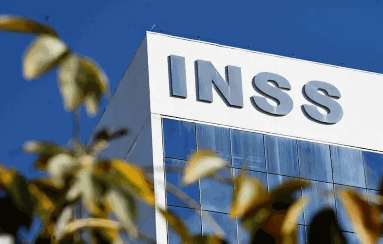 INSS nega envio de SMS sobre cancelamento de aposentadoria; entenda
