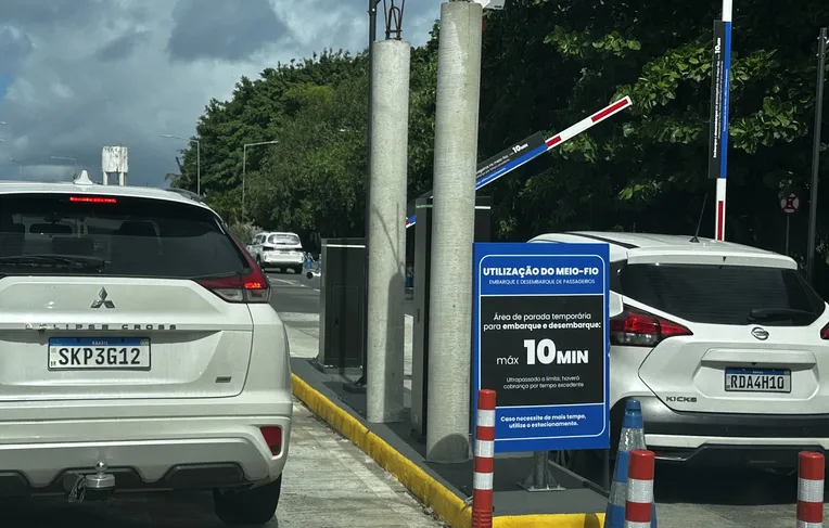 Kiss e Fly: cobrança no Aeroporto de Salvador pode acabar após recesso da Câmara