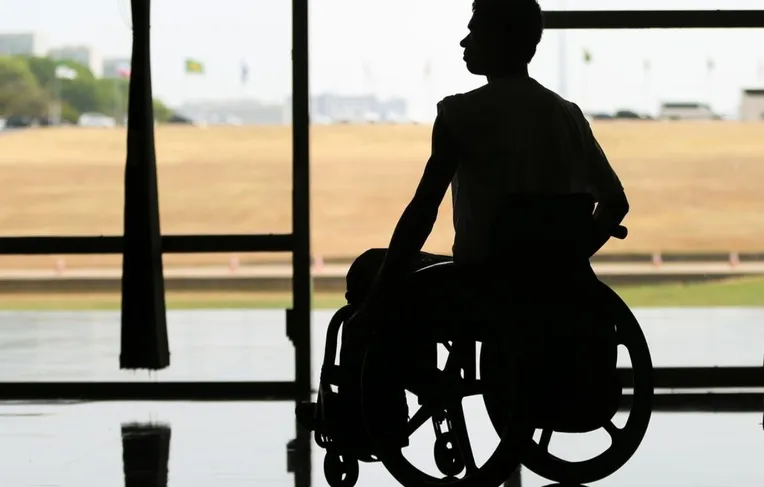IBGE: pessoas com deficiência têm menos acesso a saneamento e internet