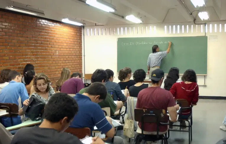 Estado garante abono extraordinário para professores da Bahia
