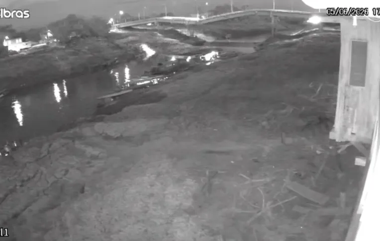 Vídeo: ponte de R$ 36 milhões desaba e deixa quatro feridos